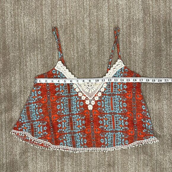 Design Lab Lord Taylor Boho Crochet Aztec Beach Cropped Camisole Women Medium - Picture 3 of 6